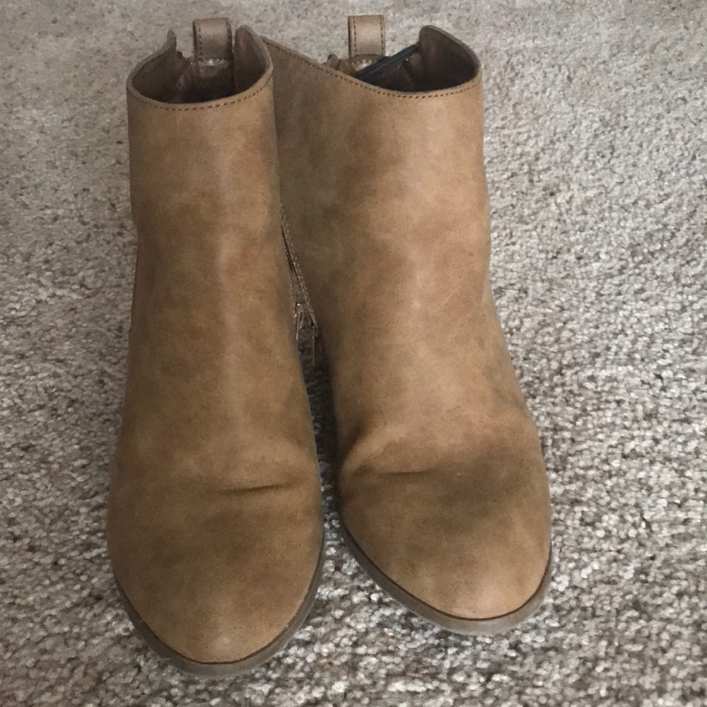 Boots - Picture 2 of 5